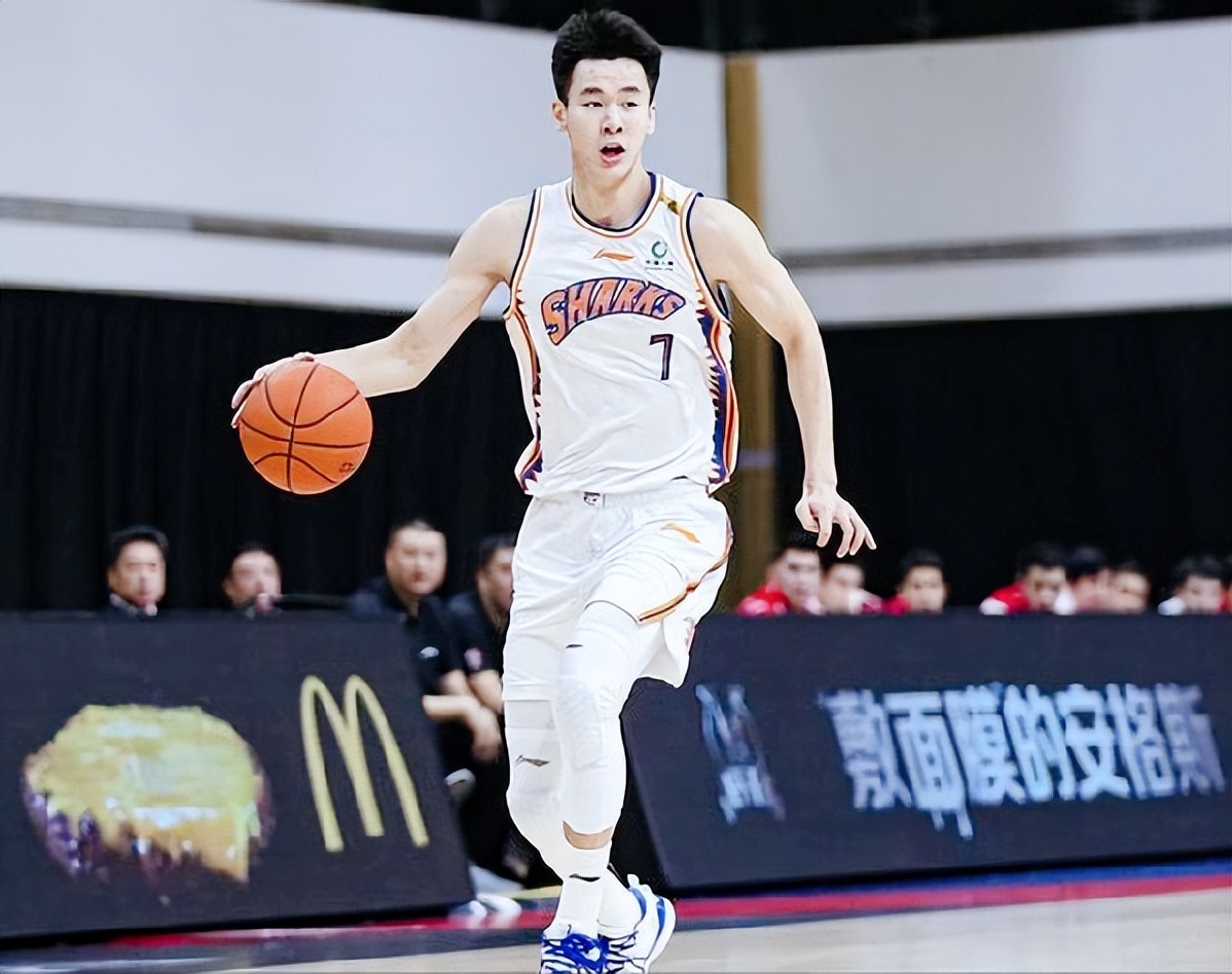 3.5抢断8.5助攻位居联盟第一第二，1胜5负当家后卫赛季报销后悔吗