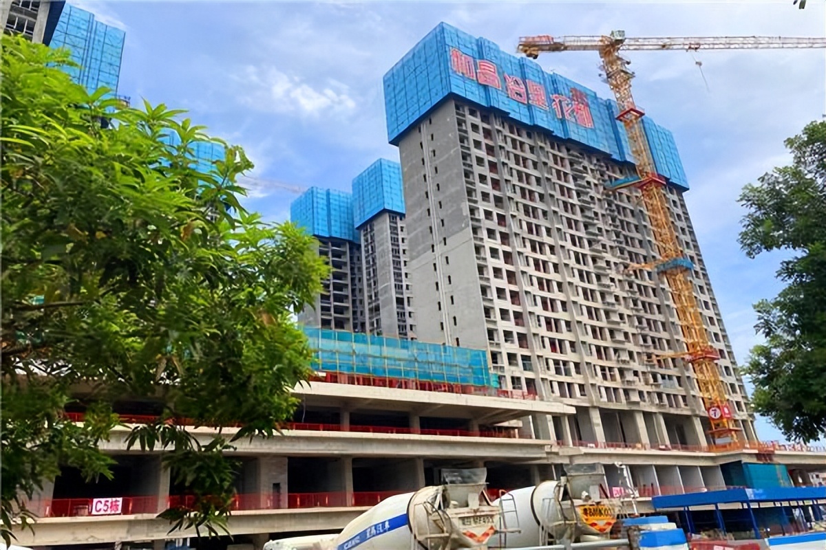 低调的安阳首富万永兴：29岁辞职创业，身家65亿，向母校捐款1亿