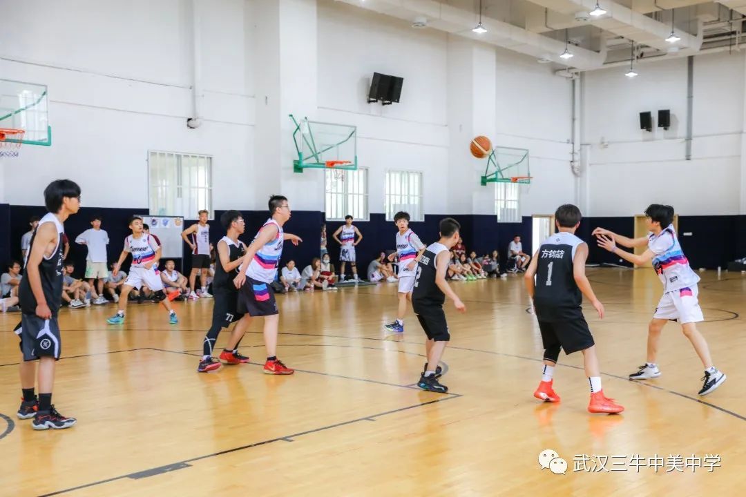 记录毕业典礼的快乐时光,学校毕业典礼上的那些事