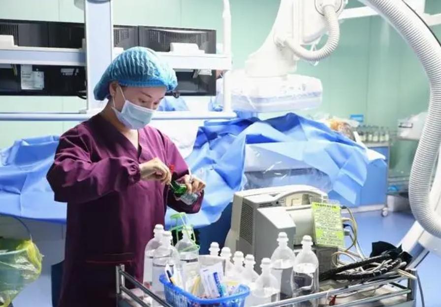 介入手术后发烧正常吗,介入治疗发烧多久才正常