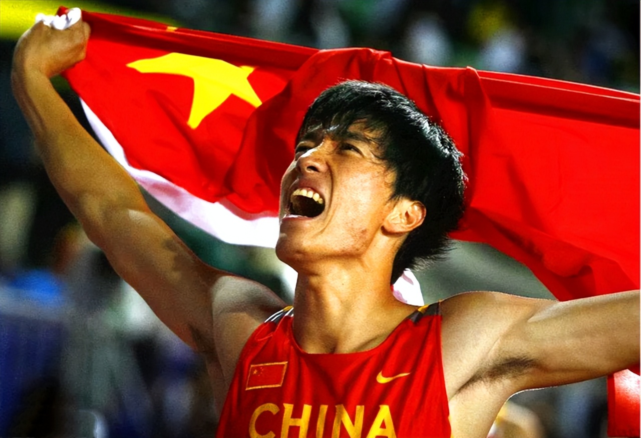 孙兴慜赛后跪地痛哭,孙兴慜被打哭的一场比赛