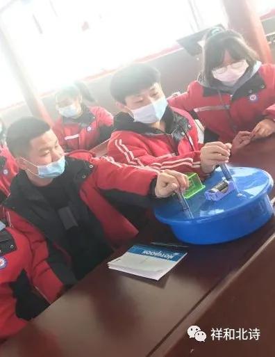 北诗镇科协等部门在卧龙湾康养小镇开展关爱未成年人科普实践研学