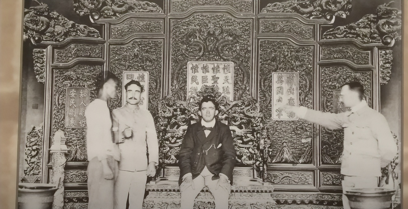 慈禧太后出逃日本照片,慈禧出逃故宫照片