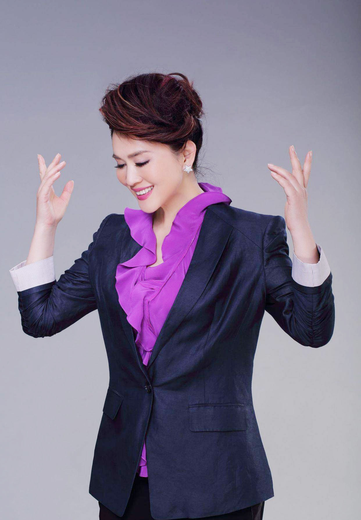 尤小刚与田歌离婚30年:他三婚娶小妻子64岁做父亲,她至今单身