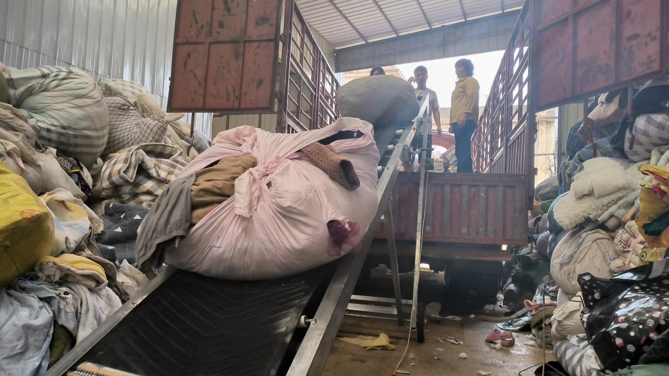 农村旧衣服回收赚钱吗,旧衣回收三大致富理由