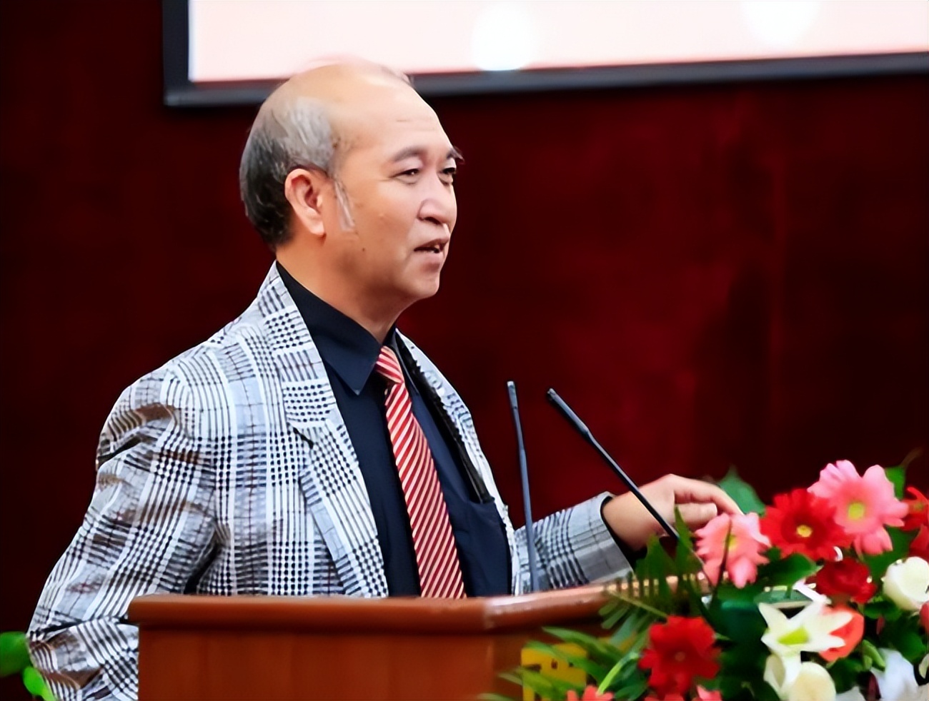 赵泰来继承遗产,赵泰来怎么运回来国宝的