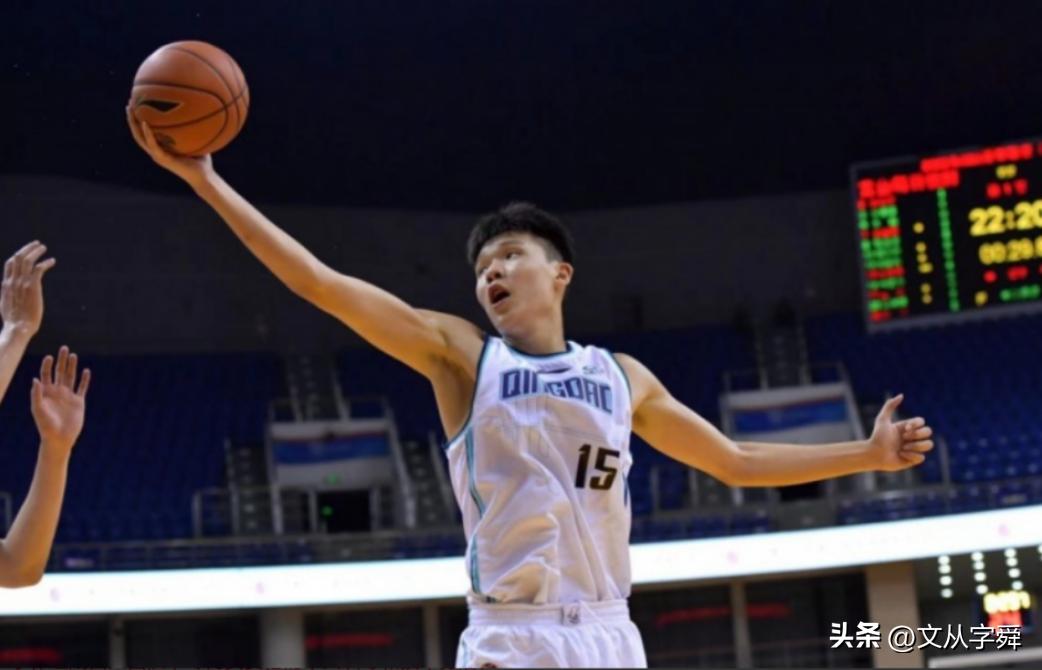 杨瀚森主场对阵青岛,青岛对战新疆杨瀚森表现