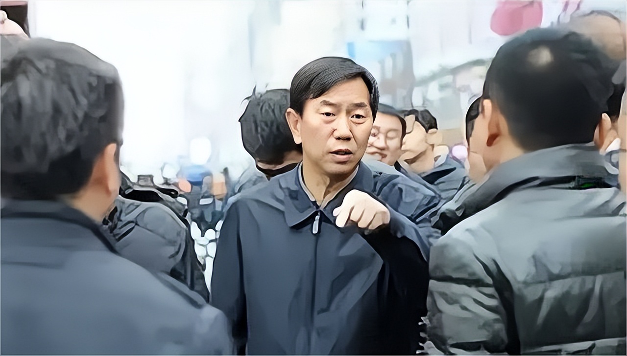 “你做不了就换人！”“疯子市长”耿彦波发怒，市民拍手称快