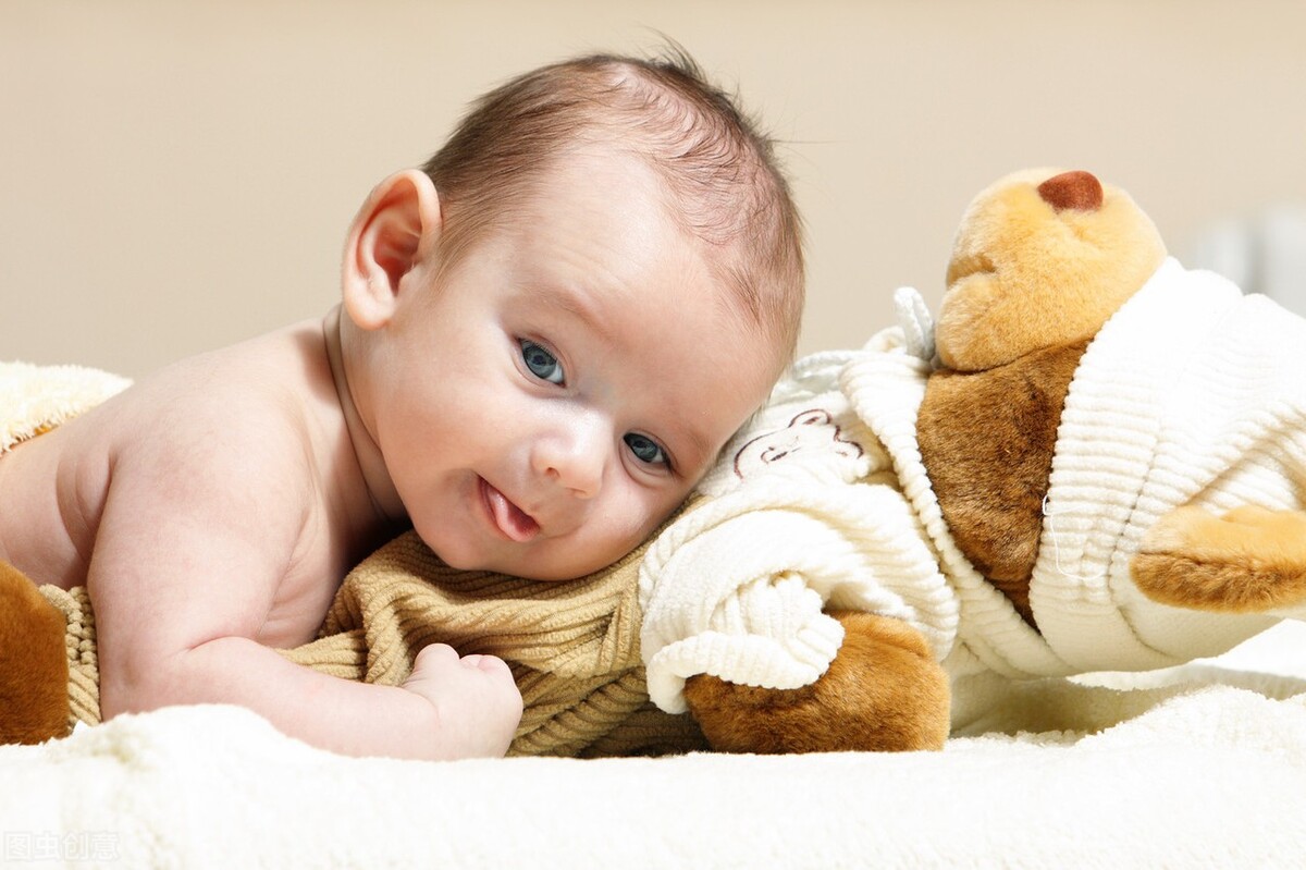 小婴儿嘴里有舌苔怎么办,婴儿嘴里的残渣要清理吗