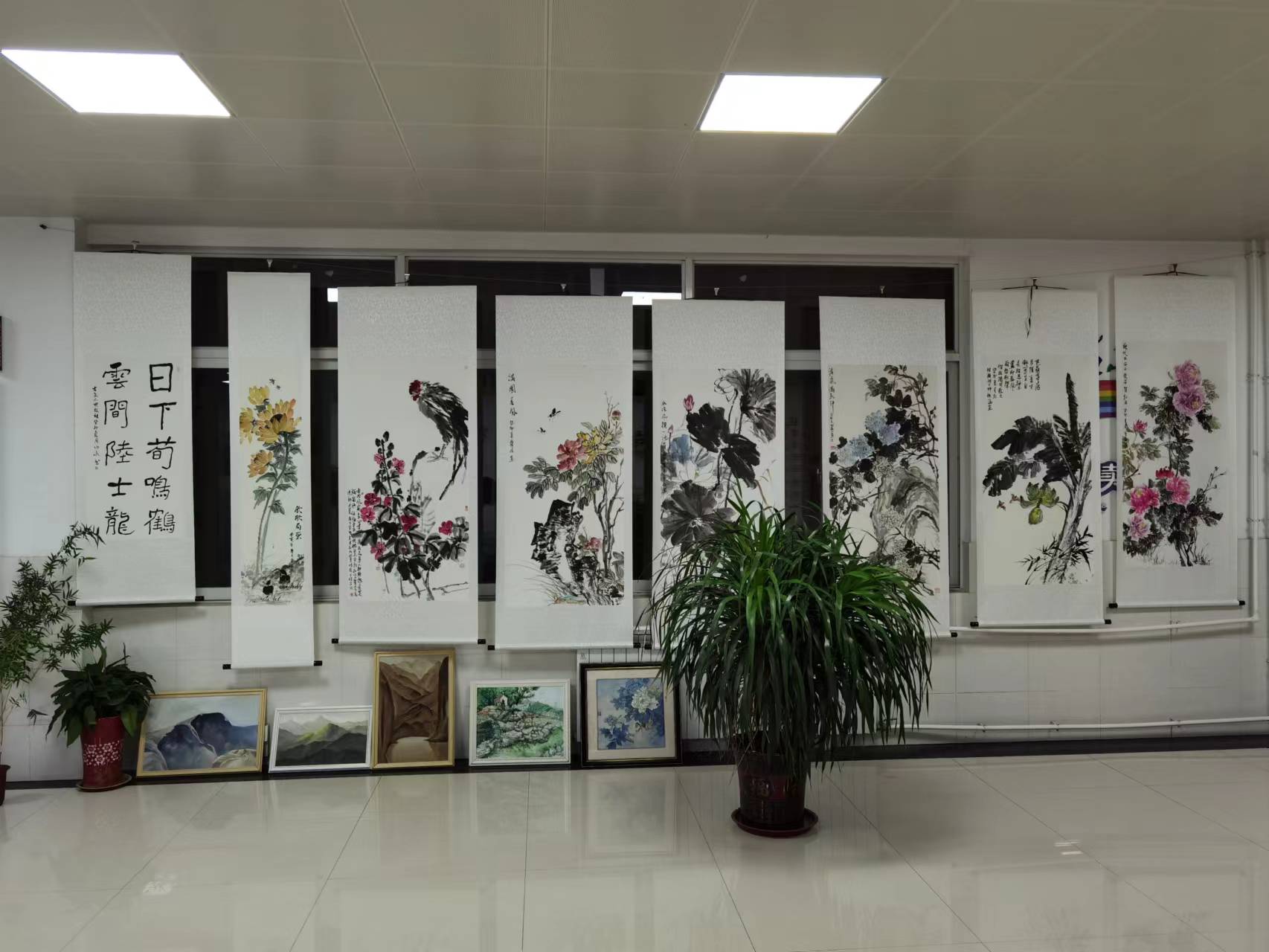 小学举办庆六一绘画展,六一校园艺术展演绘画