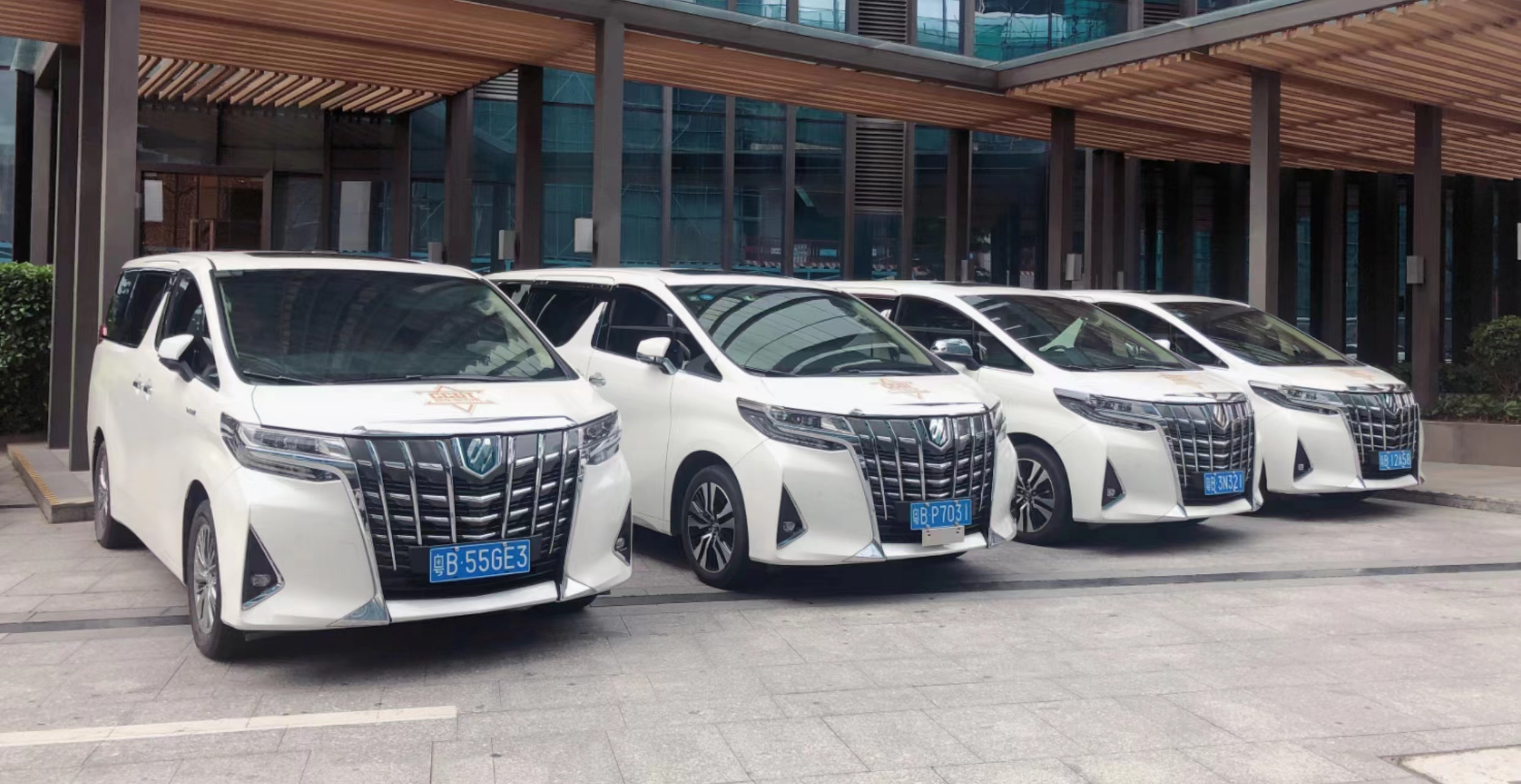 在深圳哪里可以租到汽车,深圳租丰田埃尔法自驾一天多少钱