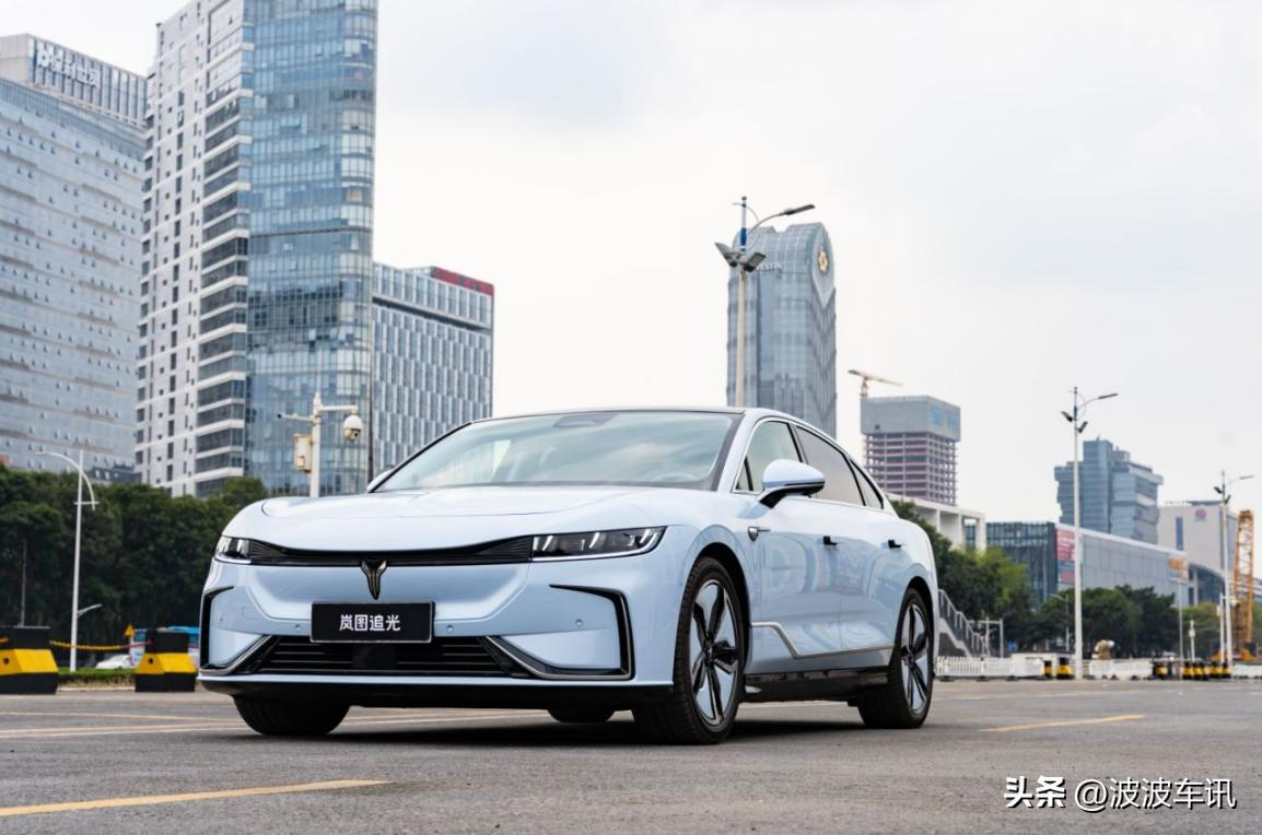 岚图和蔚来es6哪个值得买,岚图追光蔚来et7零百加速实测