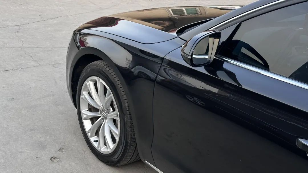 小伙100多万买宝马,小伙花了52万买了奥迪a8