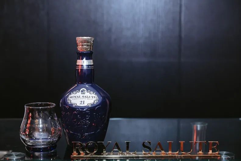 金融圈高端酒局，为何选择皇家礼炮？