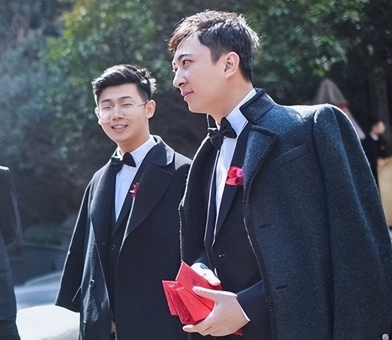 黄晓明当众摸女性屁股，Angelababy不闻不问，最终走向离婚