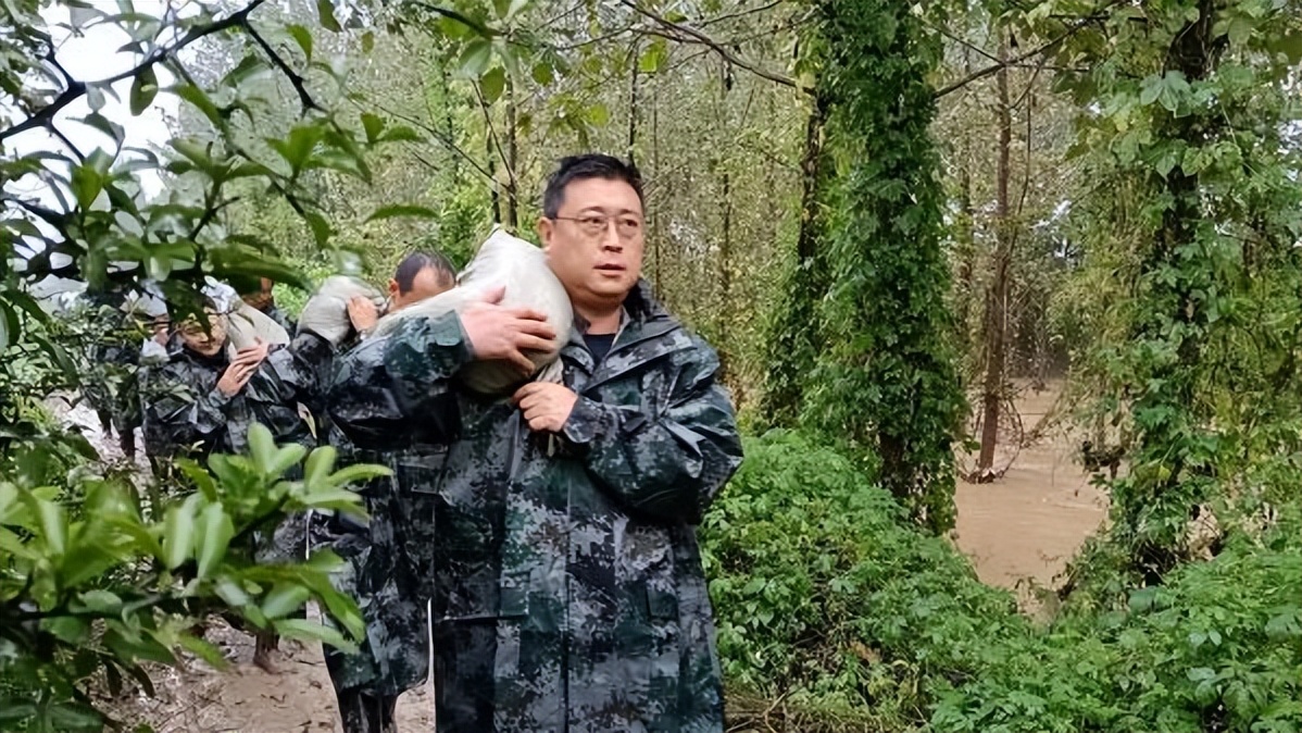 反应迅速勇于担当|西安这支退役军人突击队太给力，群众有事他们是真上啊！