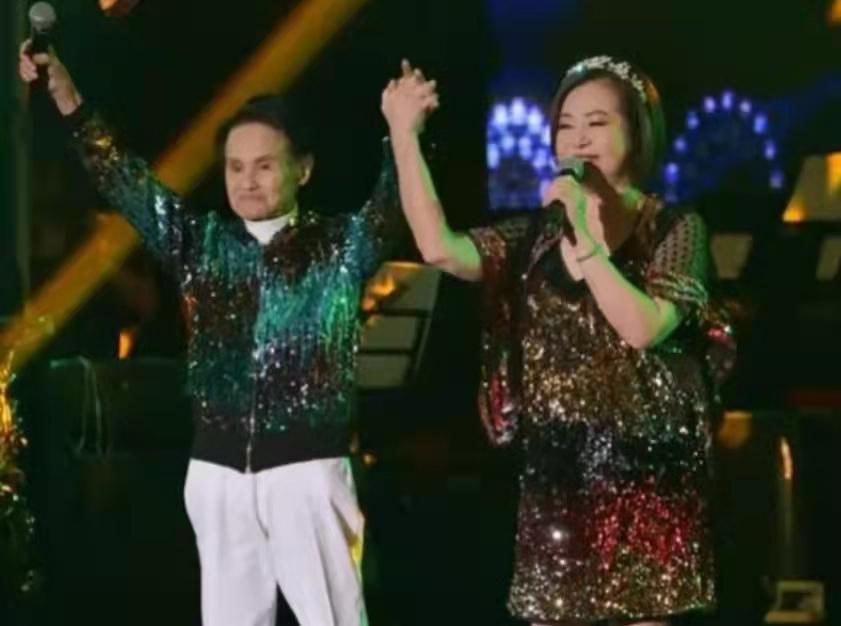 4月初集齐人的一生，3人将婚3人生子，7人离世，悲欢离合都有了