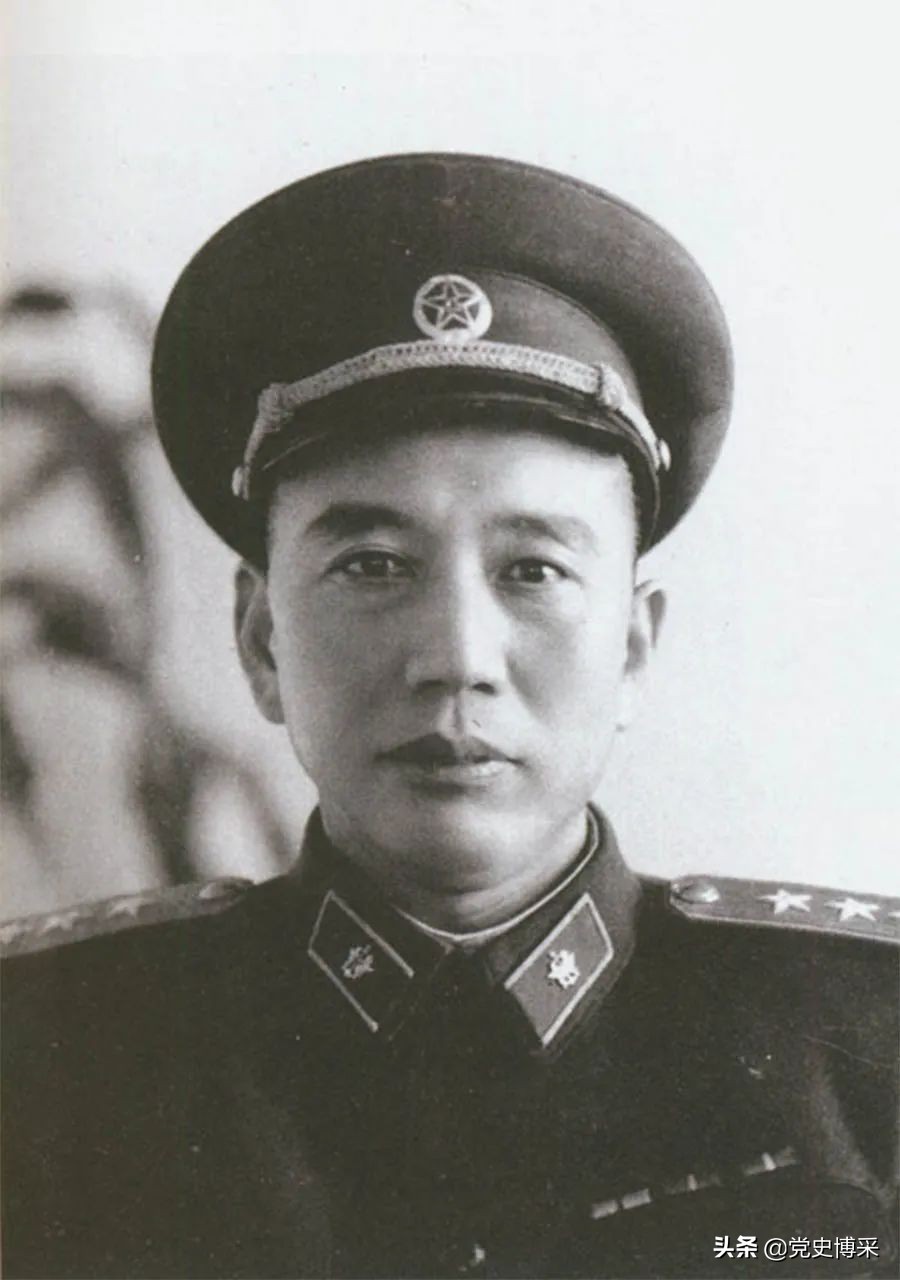 传奇战将*震王**,26岁担任红六军团政委,打造模范的359旅,粉碎“*人帮四**”联络之功功不可没