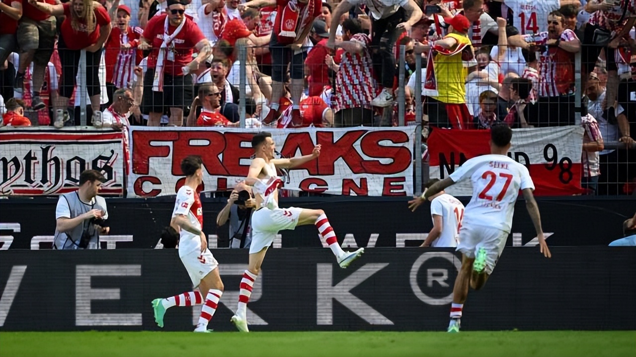 拜仁夺冠狂欢完整视频,拜仁逆转勒沃库森夺冠