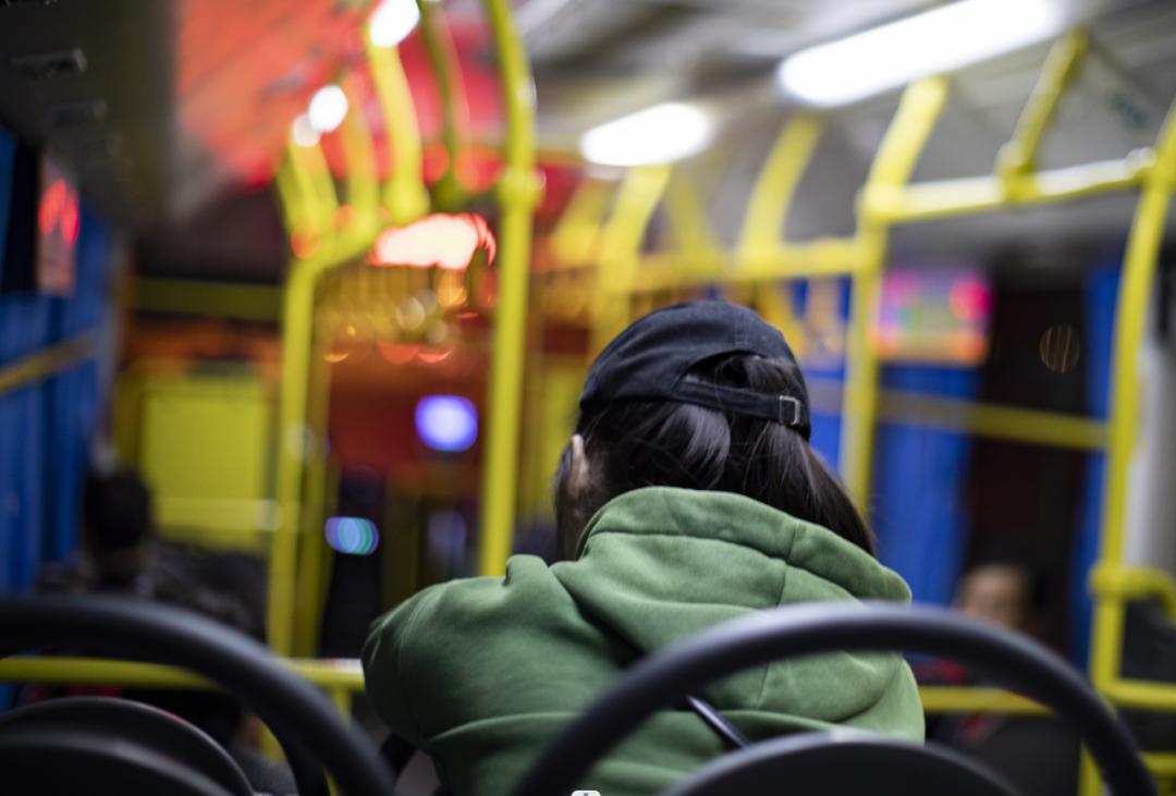 有一种有钱是父母觉得你有钱，“新型不孝”的背后，藏着父母对儿女最深的误解