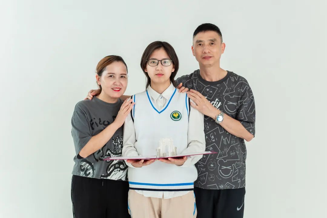 靠美术可以考好大学吗,靠美术都难考大专