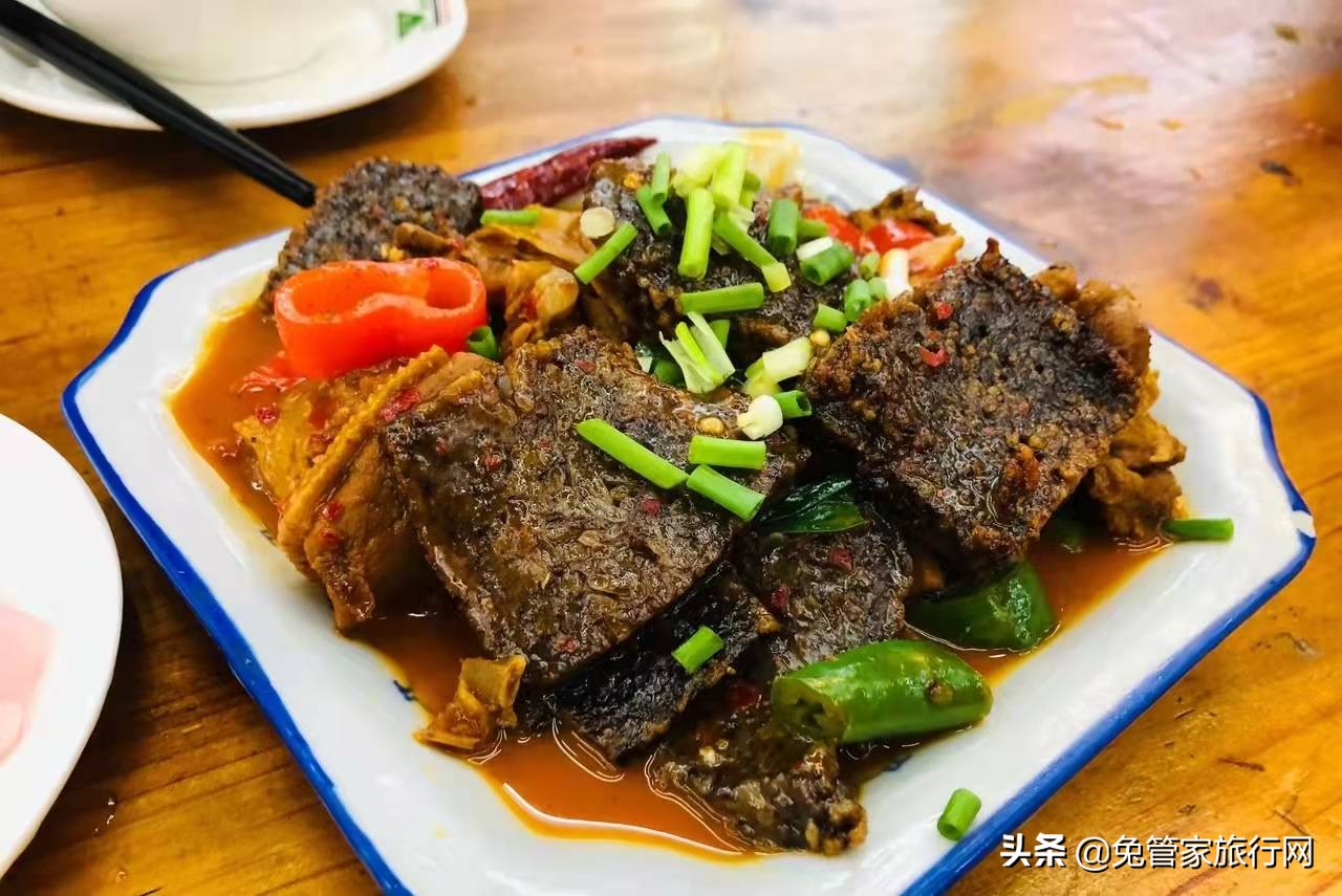 白天的凤凰古镇也很美,凤凰古城值得去么