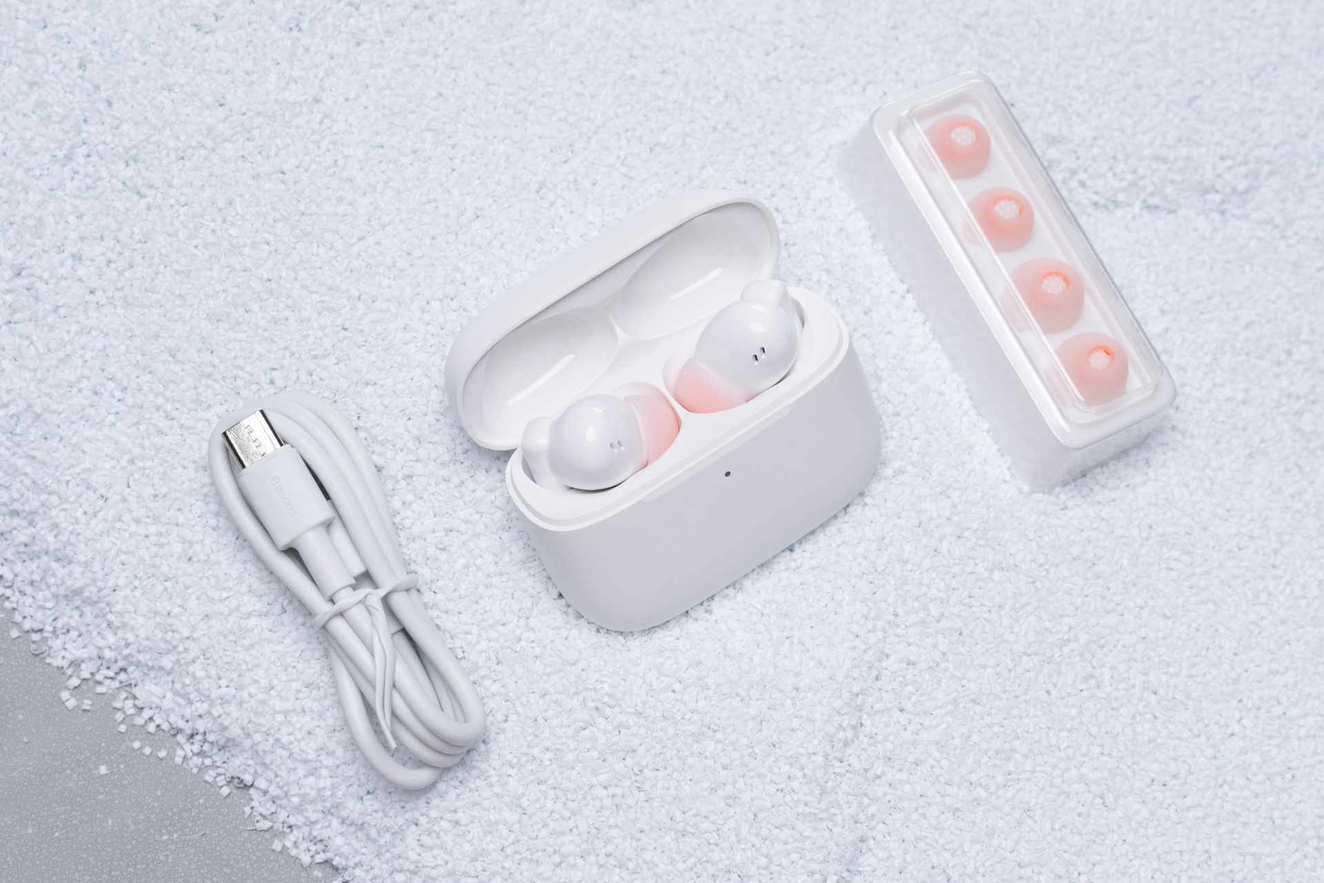 倍思耳机m2好还是m2s好,200元左右的无线耳机评测倍思m2s