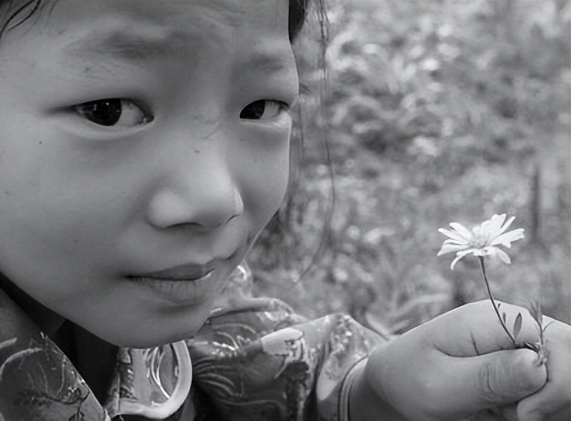 18岁患癌女孩临终遗言,女孩患癌18年一直坚持治愈成功
