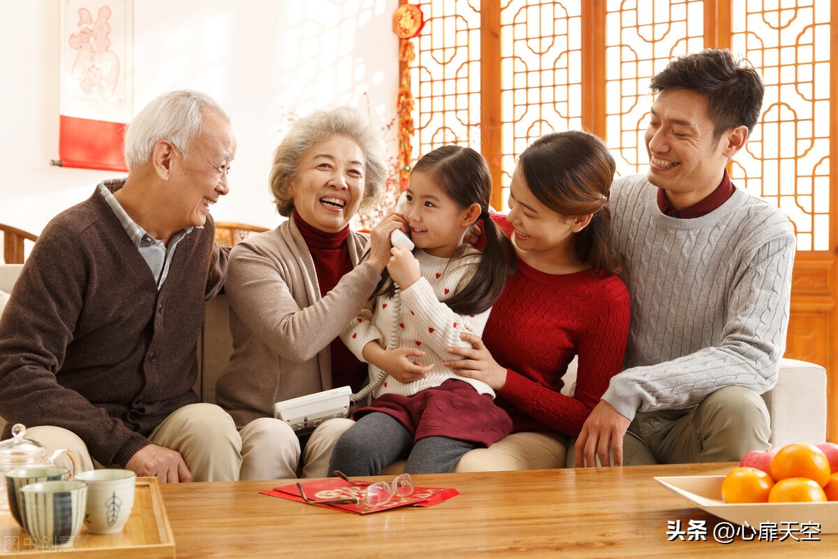 我们应当好好孝敬父母,我们要孝顺父母