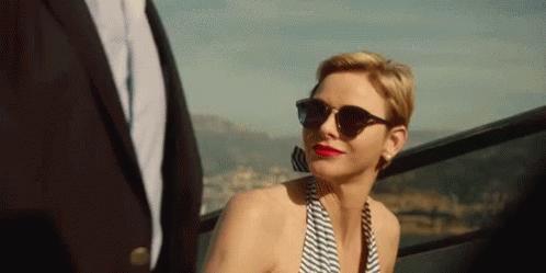 收钱才不离？70亿豪门夫妇为什么难破婚变传言？