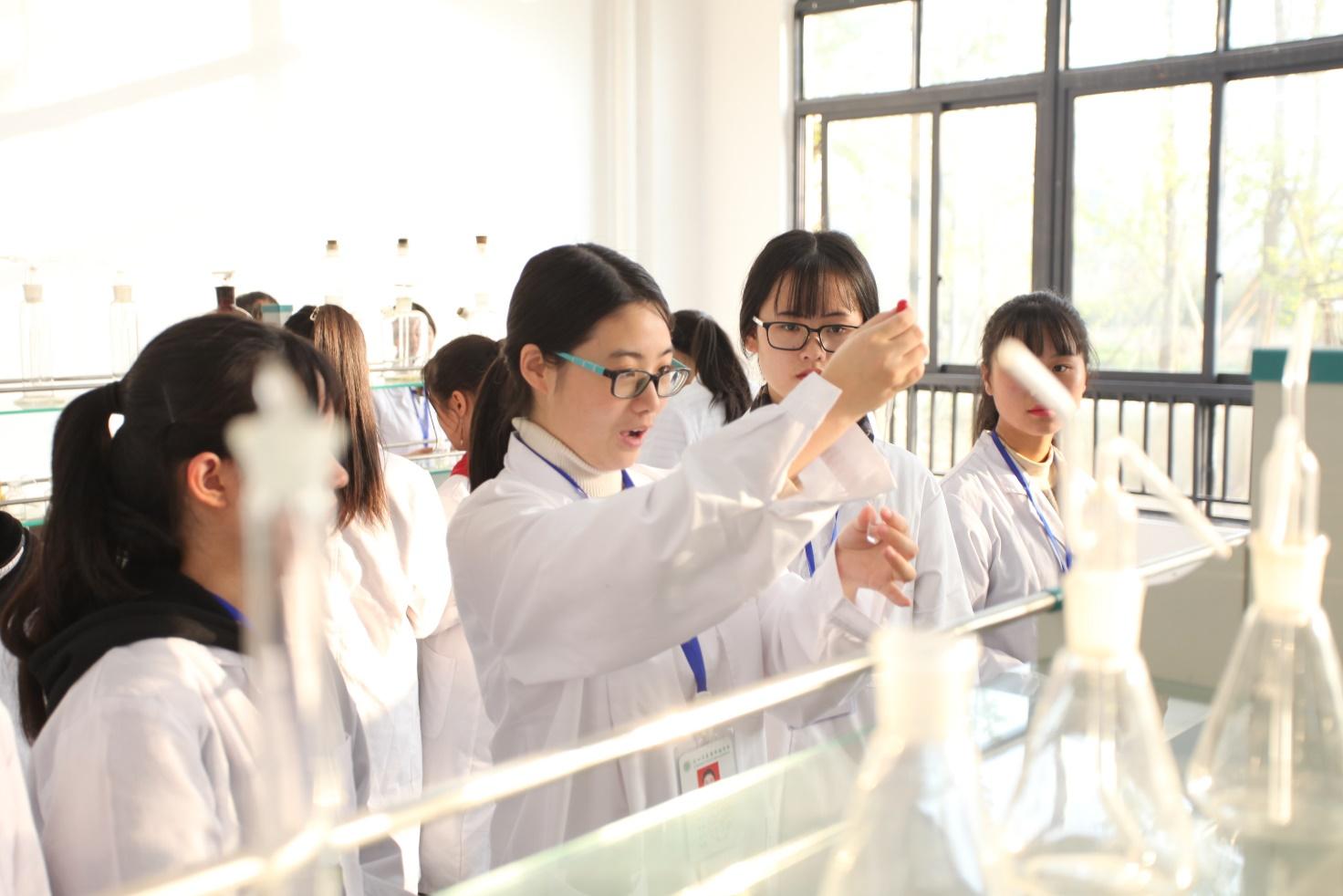 乐山医药科技高级技工学校本科,乐山市医药科技高级技工学校