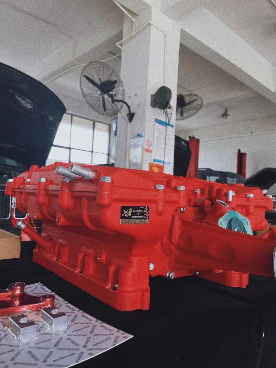 最新大切诺基srt8,最新版大切诺基srt8