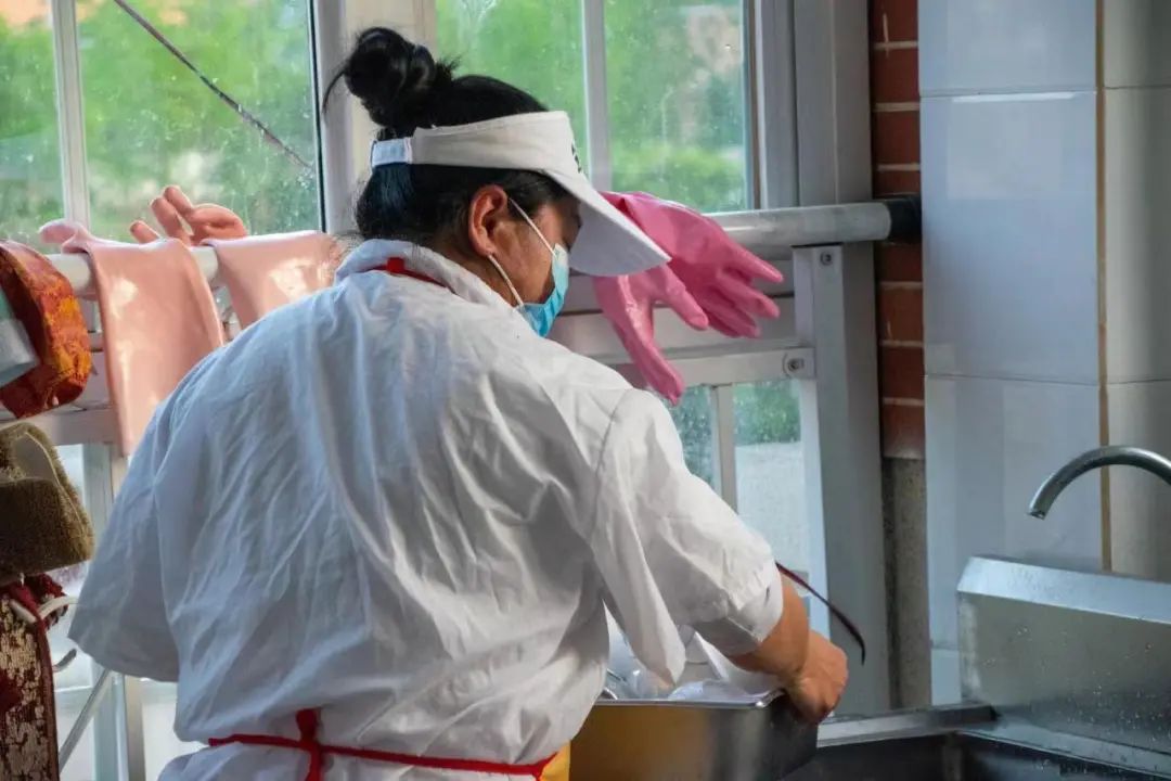 致敬平凡的劳动者图,致敬最朴素的劳动者图片