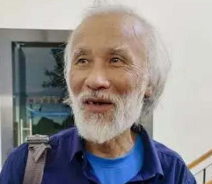 1989年，他发现价值百万的莽山烙铁头，被咬20多次，如今生活怎样