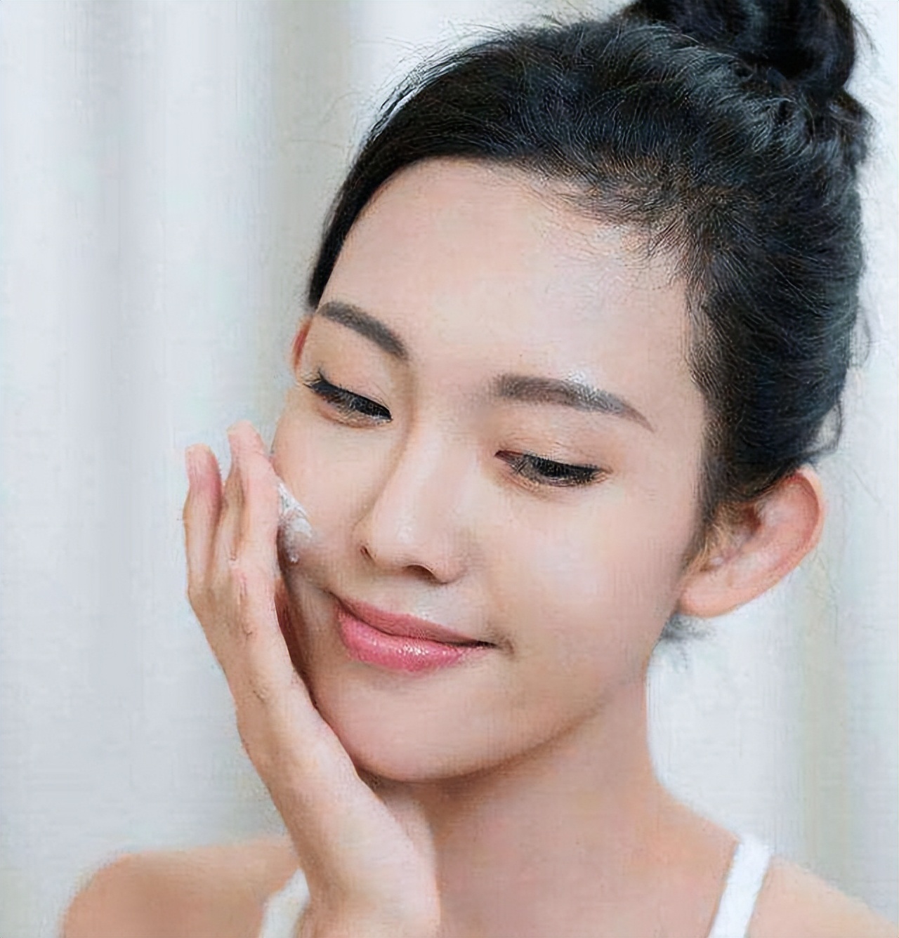 40岁女人六款护肤品好,中年妇女有什么好用的护肤品