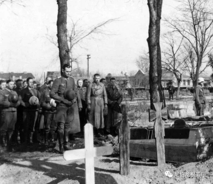 好收吾骨瘴江边的下一句,好收吾骨瘴江边