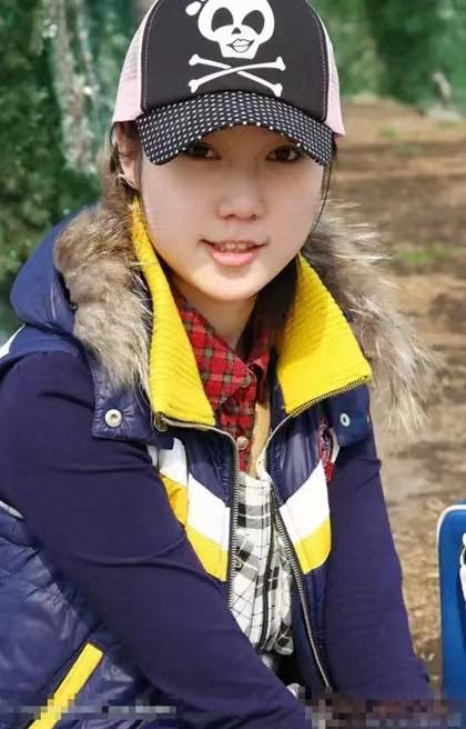 *筱雨张**：知名人体模特，曾超越刘亦菲，如今成为路人甲