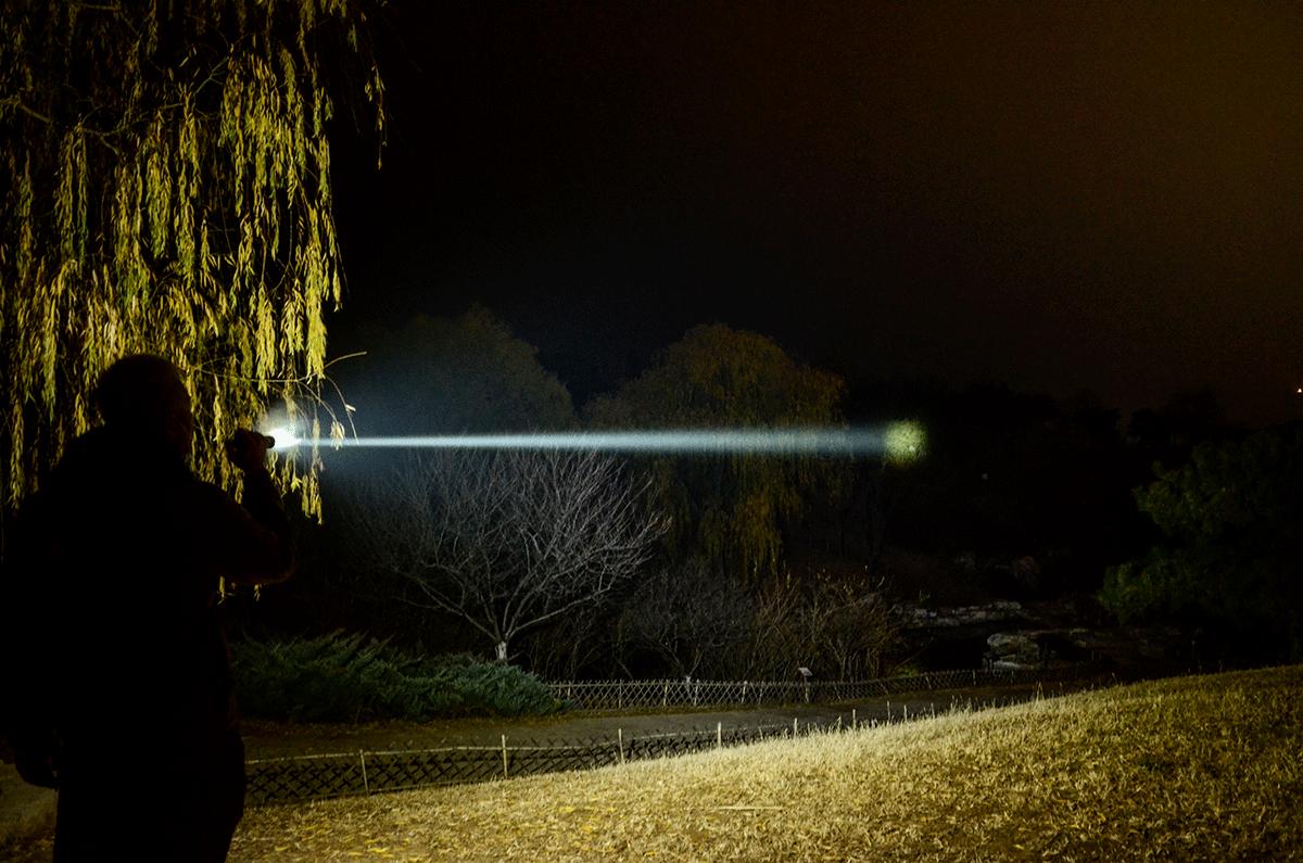 迈特明酷fw3白激光手电,迈特明酷虎头2号手电10000流明