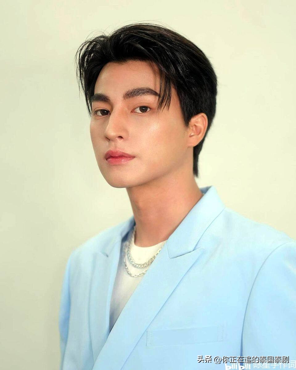 泰国当红偶像Gulf自爆被警告小心女人：透露泰剧名门2明年中播出