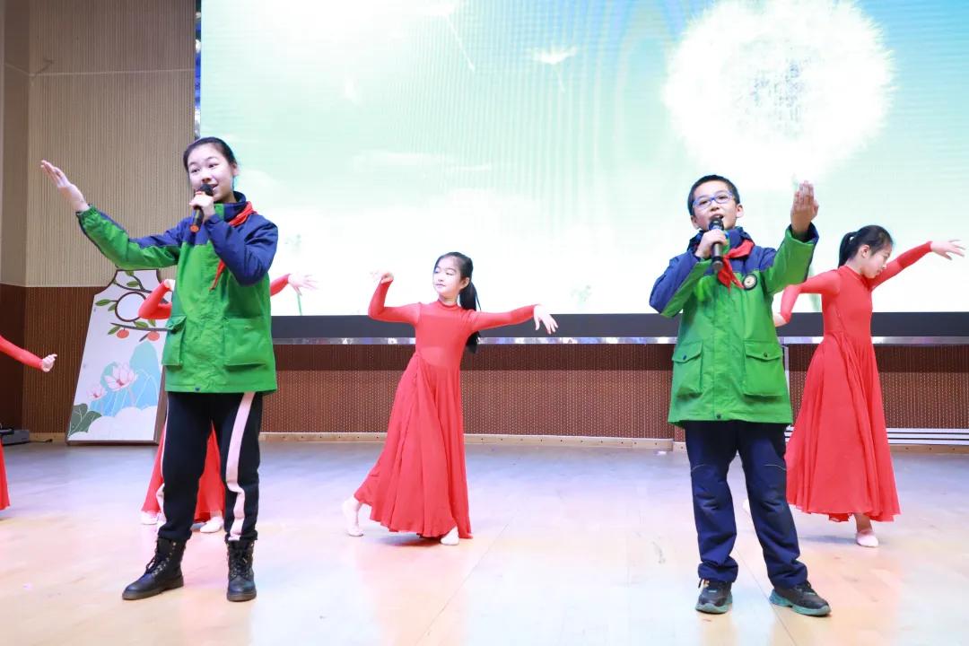 开学啦听听新生的感受,开学了看一下宿舍的环境