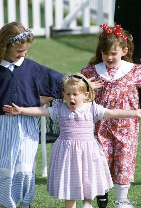 皇室蓝英国皇室衣服,英国王室穿什么颜色好看