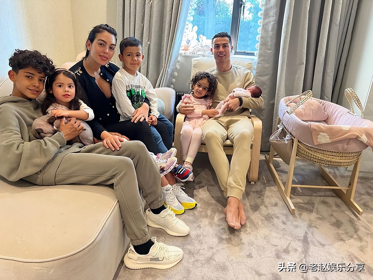 C罗妻子乔治娜终于从失去儿子中坚强的走出来,并承认一见钟情