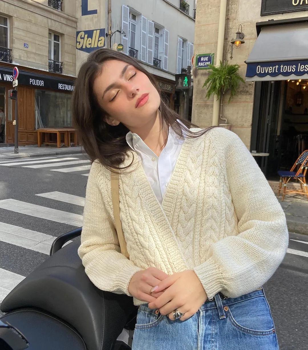 没想到!这3款“奶奶款毛衣”让姑娘们这么上头