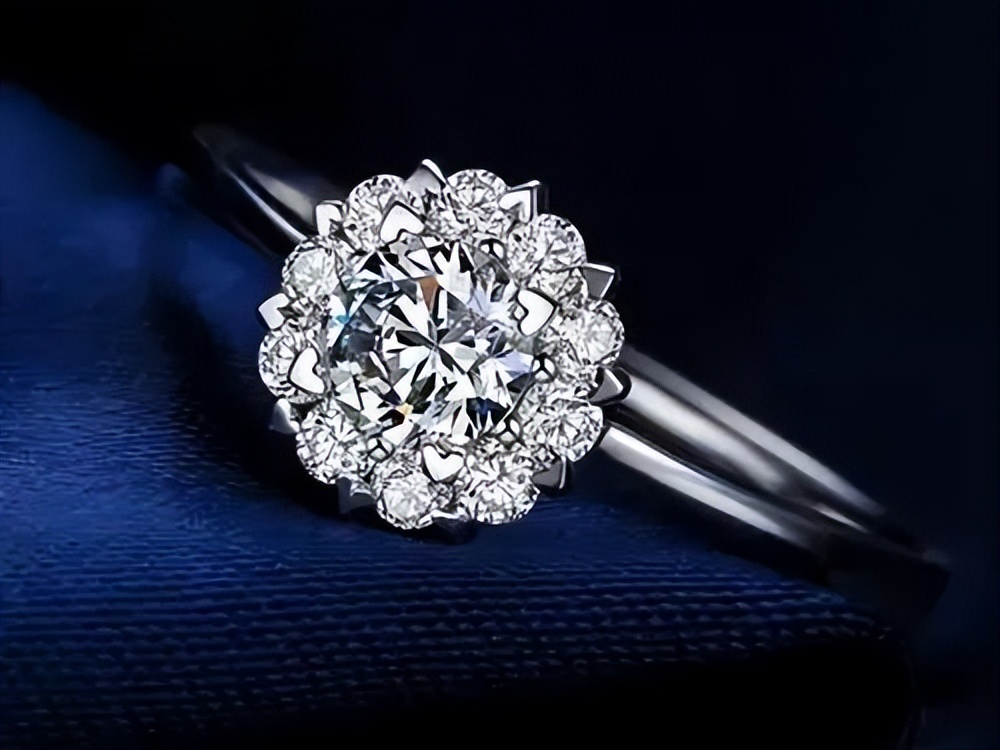 网上最火爆的钻戒,网上买钻戒哪家合适