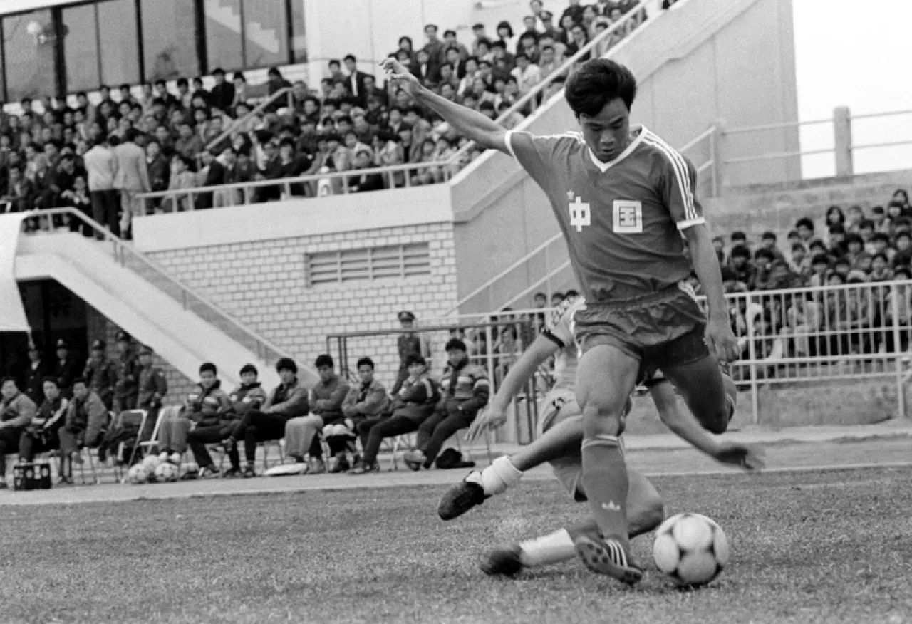 广东足球五十年最强十一人,广东足球十大传奇名将