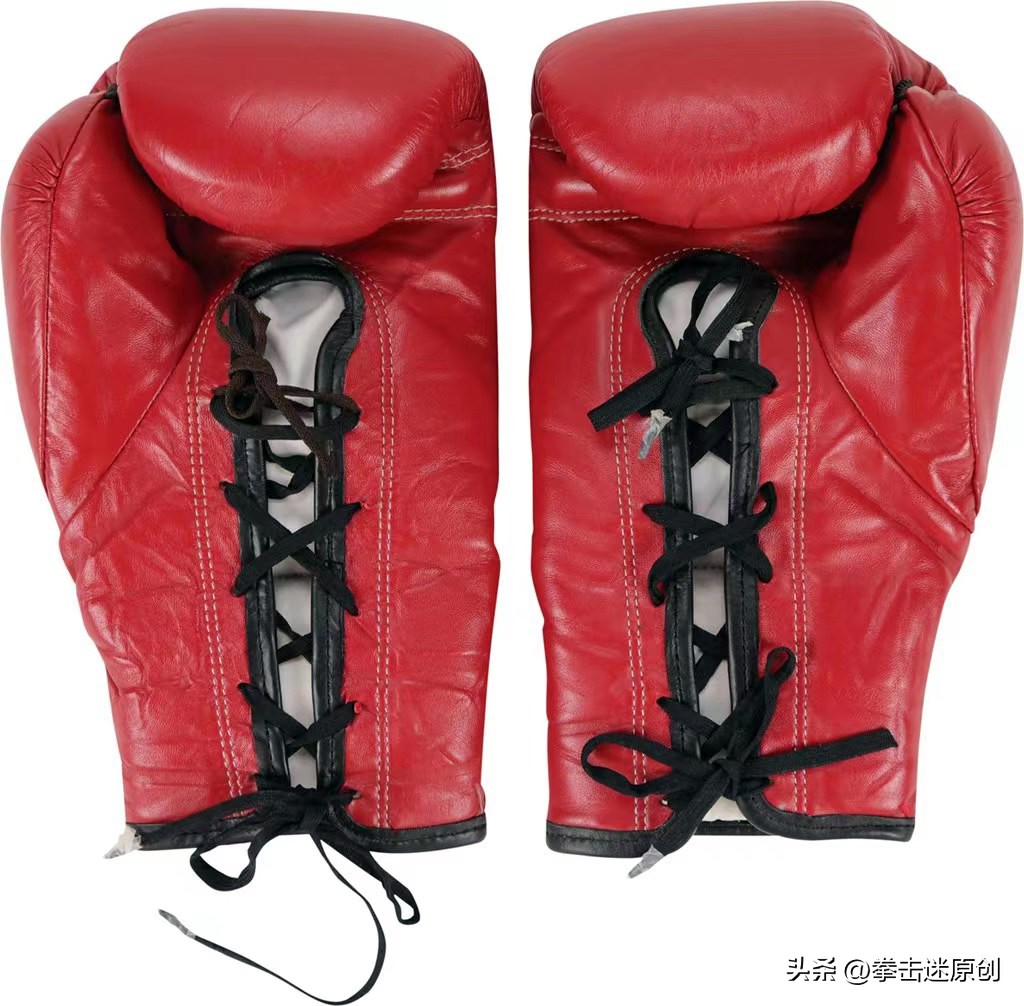 霍利菲尔德被泰森勾拳,霍利菲尔德跟泰森打过吗