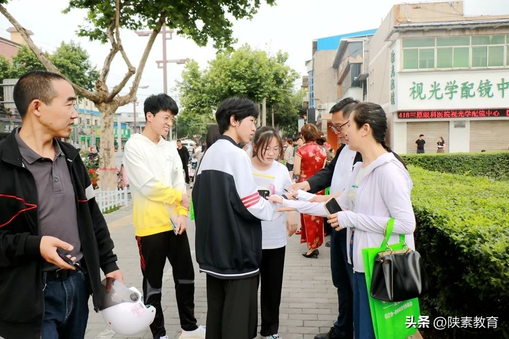 追梦吧高考完整视频,《追梦吧少年》