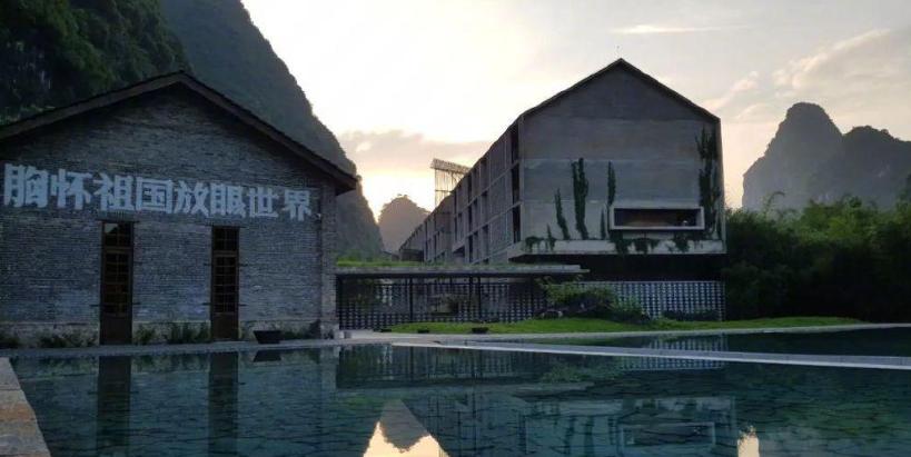 顶奢酒店被冲走的画面,被冲走的顶奢酒店