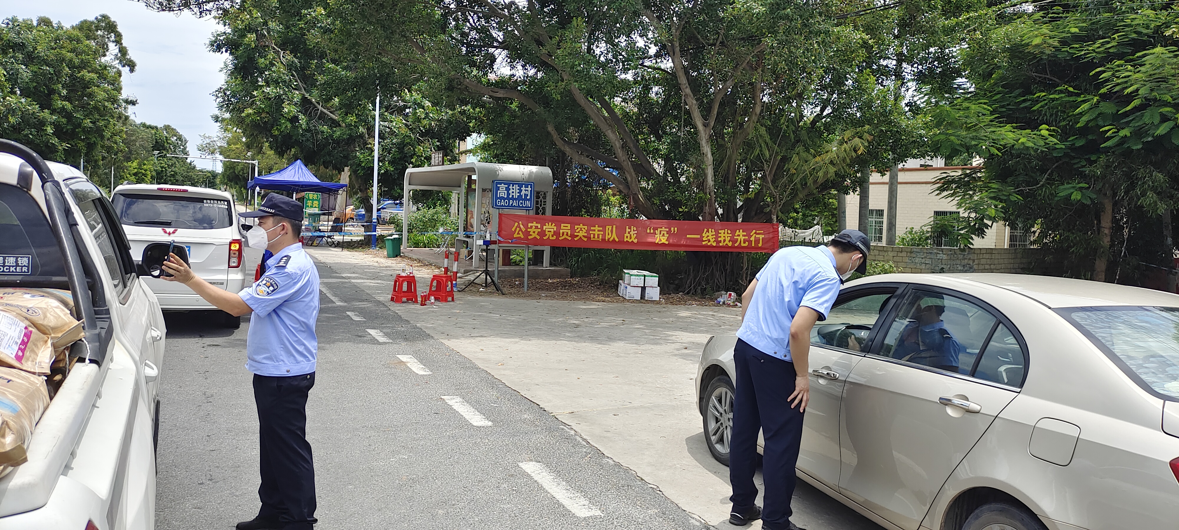 提升为民情怀不断提高群众幸福感,提升履职能力为群众排忧解难