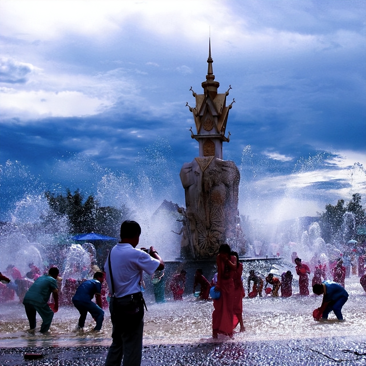 泼水节传统文化的民族性,莫让泼水节变“流氓节”